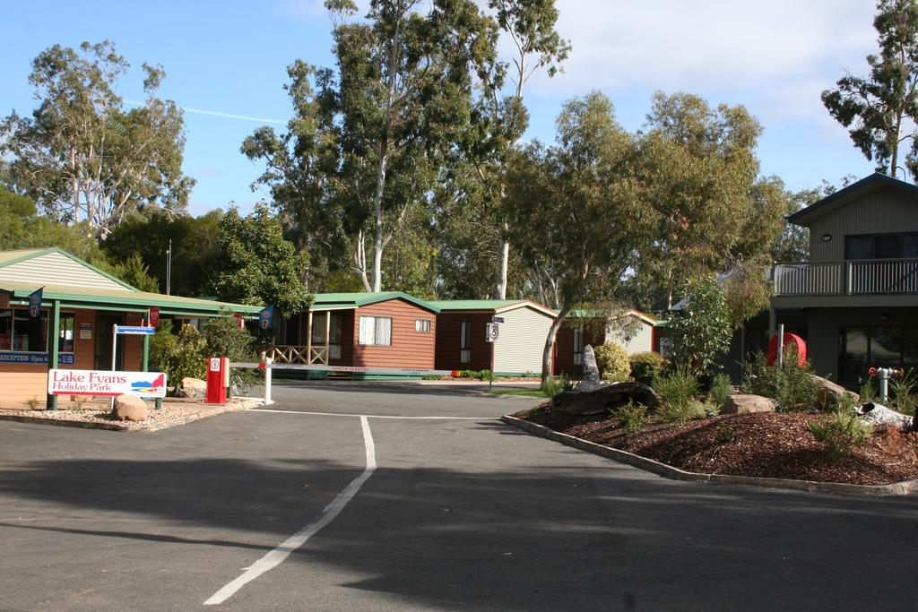 Lake Fyans Holiday Park Exterior photo